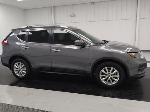 Used 2019 Nissan Rogue SV FWD image 11