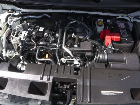 Used 2025 Nissan Kicks SR w/ SR Premium Package FWD image 13