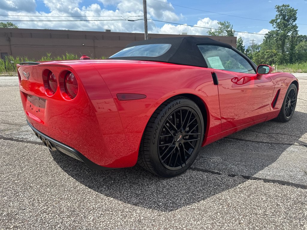 Used 2005 Chevrolet Corvette Convertible w/ Preferred Equipment Group RWD image 11