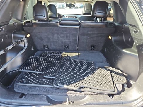 Used 2015 Jeep Cherokee Trailhawk w/ Comfort/Convenience Group AWD/4WD image 23