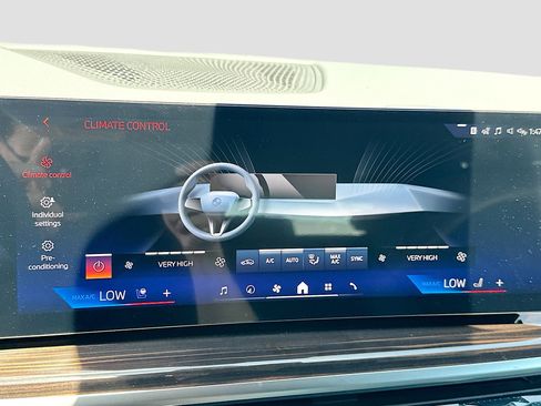 New 2026 BMW X5 xDrive50e w/ Climate Comfort Package AWD/4WD image 15