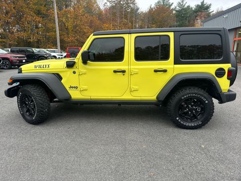 Used 2023 Jeep Wrangler Unlimited w/ Cold Weather Group image 13