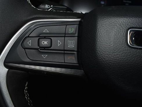 New 2025 Jeep Grand Cherokee Altitude w/ MOPAR Finishing Package AWD/4WD image 15
