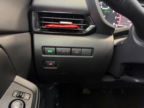 Used 2024 Nissan Sentra SV image 33