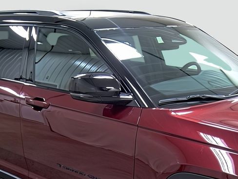 New 2025 Jeep Grand Cherokee L Limited image 15