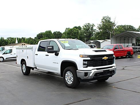 Used 2026 Chevrolet Silverado 3500 W/T w/ WT Convenience Package AWD/4WD image 3
