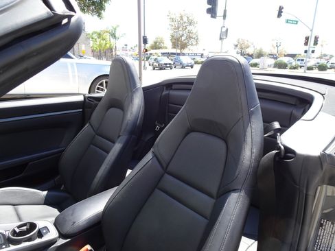 Used 2022 Porsche 911 Carrera w/ Premium Package RWD image 12