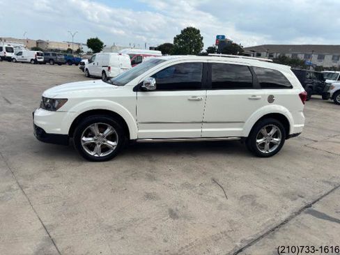 Used 2017 Dodge Journey Crossroad w/ Mopar Chrome Accent Package FWD image 4
