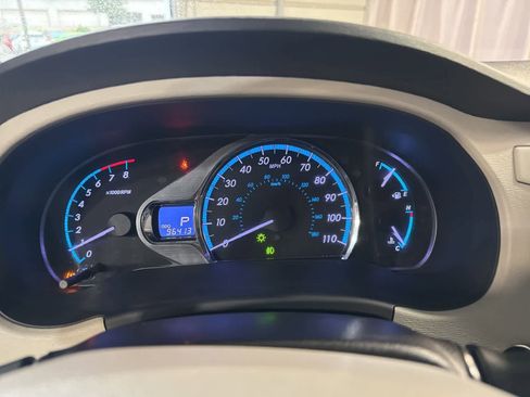 Used 2014 Toyota Sienna XLE image 21