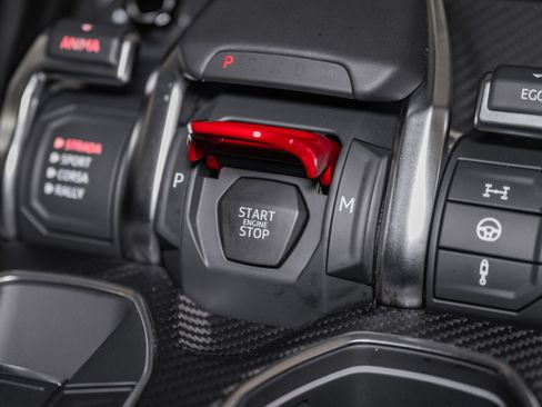 Used 2024 Lamborghini Urus Performante AWD/4WD image 44