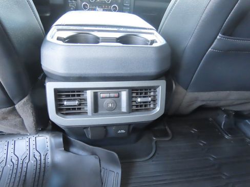 Used 2023 Ford F250 Lariat w/ Lariat Ultimate Package AWD/4WD image 22