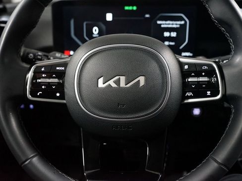 Used 2025 Kia Sorento SX image 12