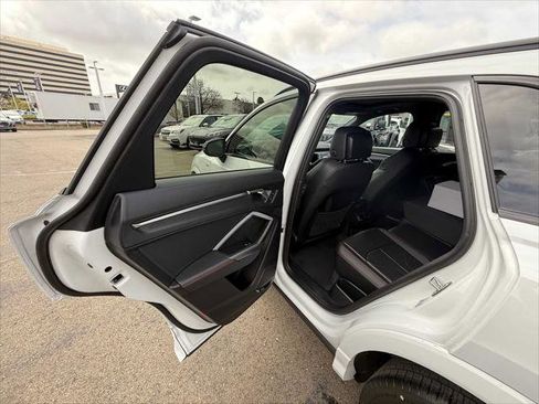 Certified 2025 Audi Q3 2.0T Premium Plus w/ Premium Plus Package image 19