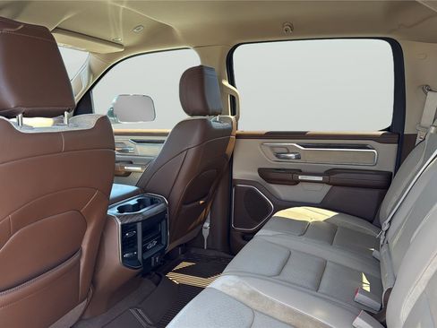 Used 2019 RAM 1500 Laramie AWD/4WD image 17
