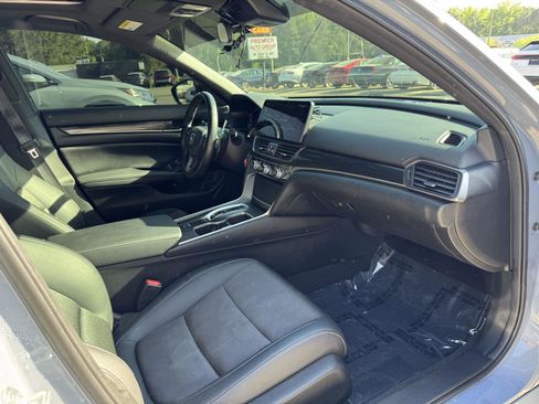 Used 2022 Honda Accord Sport image 15