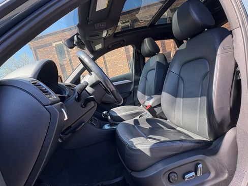 Used 2018 Audi Q3 2.0T Premium w/ Convenience Package AWD/4WD image 2