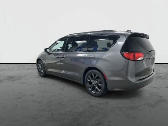Used 2020 Chrysler Pacifica Limited FWD image 9