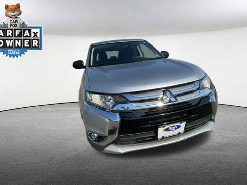 Used 2018 Mitsubishi Outlander ES FWD image 3