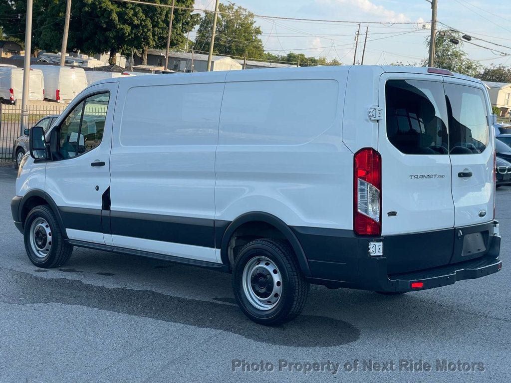 Used 2018 Ford Transit 250 130 Low Roof RWD image 5
