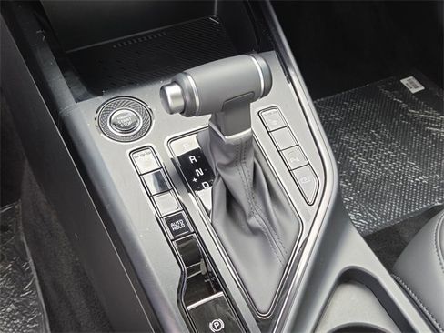 Used 2025 Kia Niro EX image 22