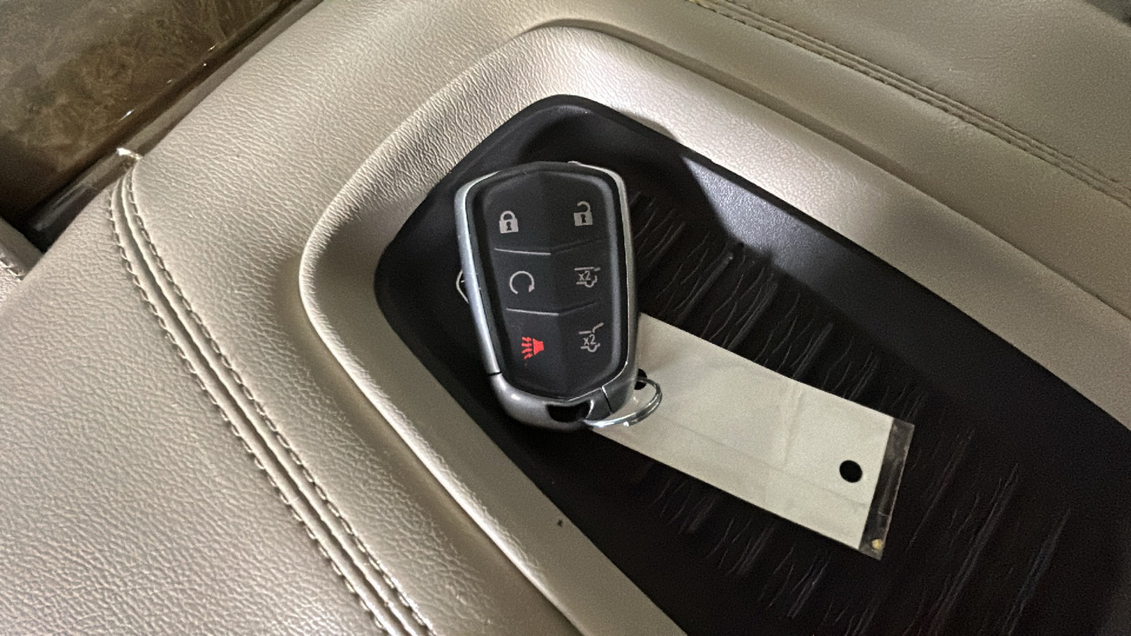 Used 2018 Cadillac Escalade Luxury AWD/4WD image 26