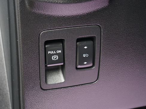Used 2018 Ford F150 Lariat w/ Equipment Group 502A Luxury AWD/4WD image 19