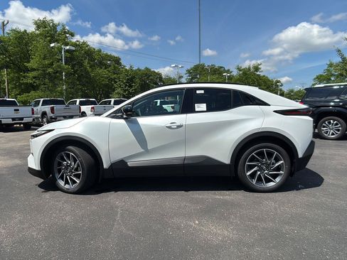New 2026 Toyota C-HR AWD/4WD image 19