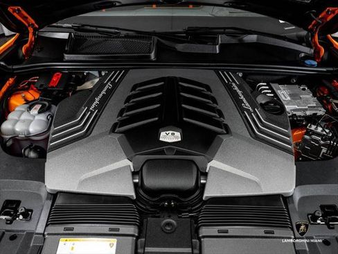 Used 2024 Lamborghini Urus S AWD/4WD image 4