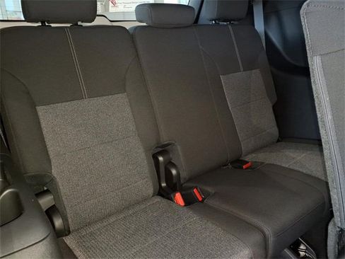 New 2026 GMC Acadia Elevation image 9