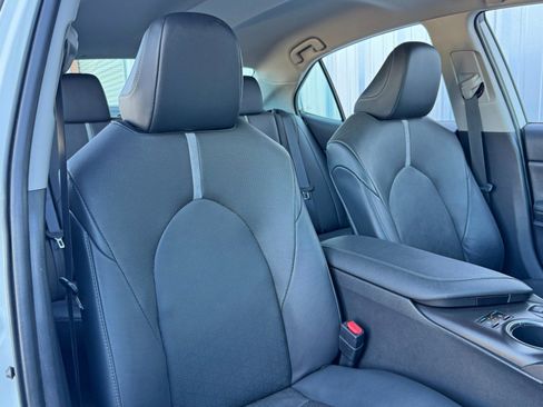 Used 2023 Toyota Camry XSE w/ Navigation Package image 35