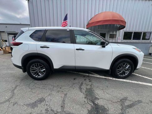 Used 2025 Nissan Rogue S image 5