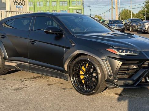 Used 2021 Lamborghini Urus AWD/4WD image 11