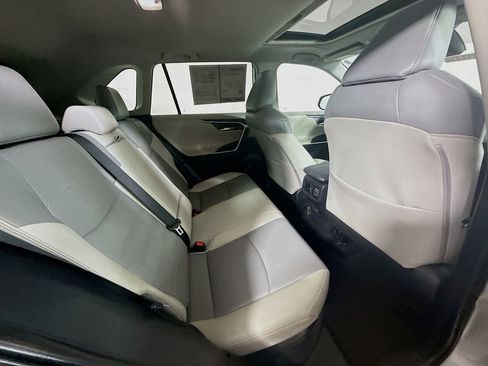 Used 2022 Toyota RAV4 Limited image 28