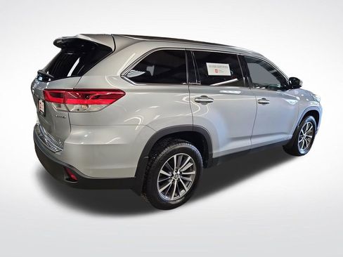 Certified 2019 Toyota Highlander XLE AWD/4WD image 5
