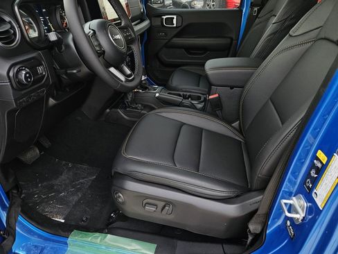 New 2026 Jeep Gladiator Sport image 15