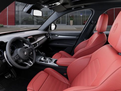 New 2025 Alfa Romeo Stelvio Sprint w/ Veloce Package AWD/4WD image 23