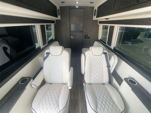 Used 2023 Mercedes-Benz Sprinter 3500 image 27
