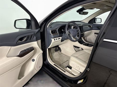 Used 2021 GMC Acadia Denali w/ Denali Ultimate Package image 3