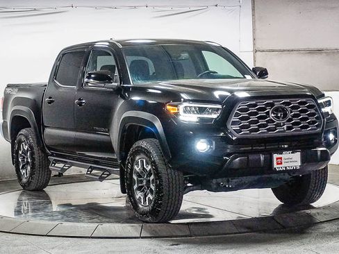Certified 2023 Toyota Tacoma TRD Off-Road AWD/4WD image 3