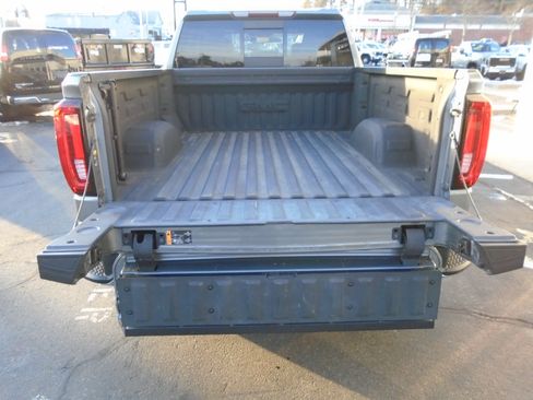 Used 2019 GMC Sierra 1500 SLT w/ SLT Premium Package image 39