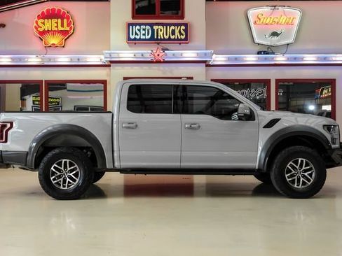 Used 2017 Ford F150 Raptor w/ Equipment Group 802A Luxury AWD/4WD image 11