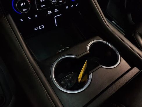 Used 2021 Chevrolet Suburban High Country image 27