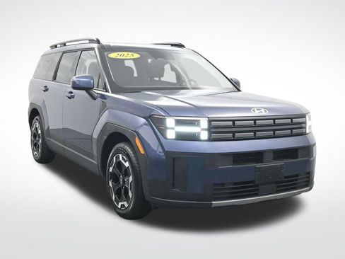 Used 2025 Hyundai Santa Fe SEL FWD image 3