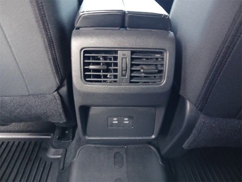 Used 2024 Nissan Rogue SV image 22