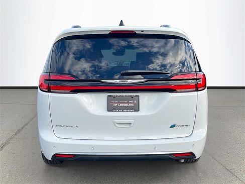 Certified 2024 Chrysler Pacifica Pinnacle image 6