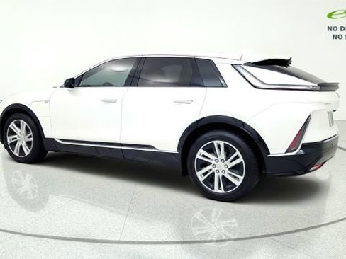 Used 2024 Cadillac Lyriq Tech RWD image 6