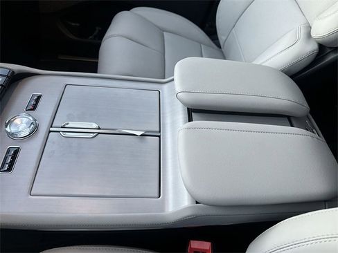 New 2025 Lincoln Navigator Reserve image 21