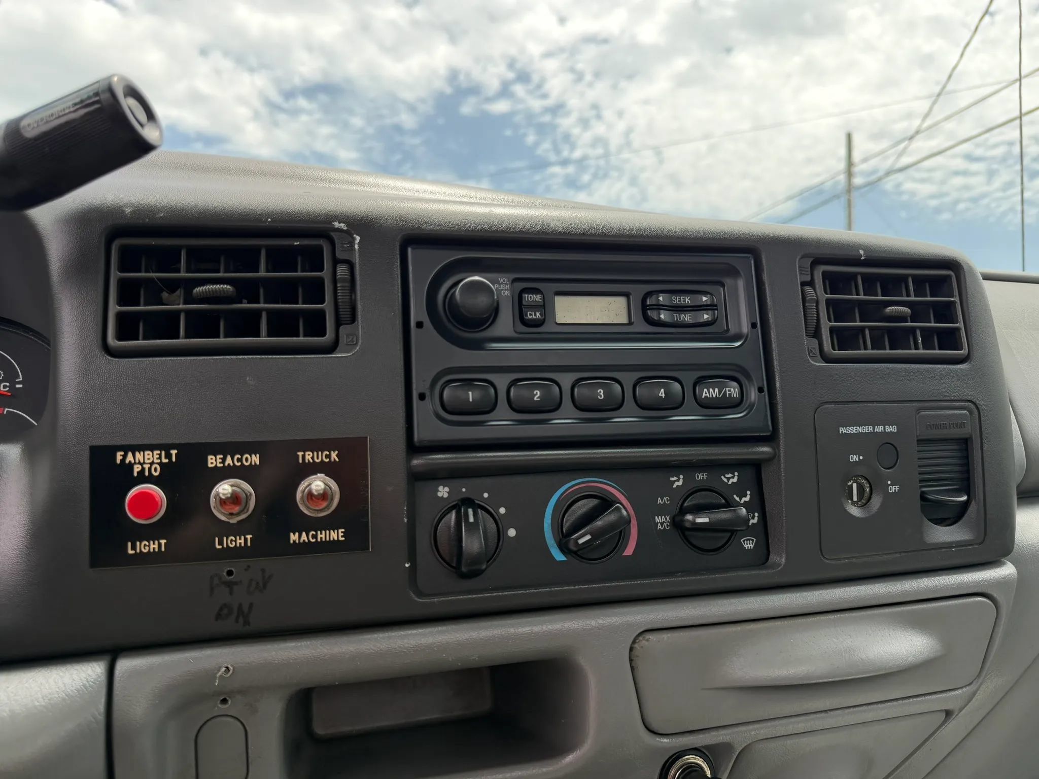 Used 2002 Ford F450 2WD Regular Cab Super Duty image 30