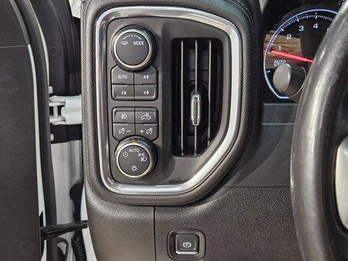 Used 2021 Chevrolet Silverado 1500 LT Trail Boss w/ Convenience Package II AWD/4WD image 25