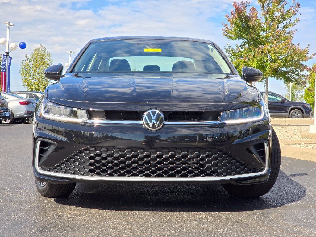Used 2026 Volkswagen Jetta SE FWD image 17